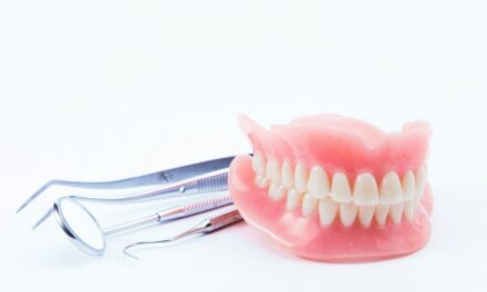 Kiedy warto jest korzystać z protez zębowych?