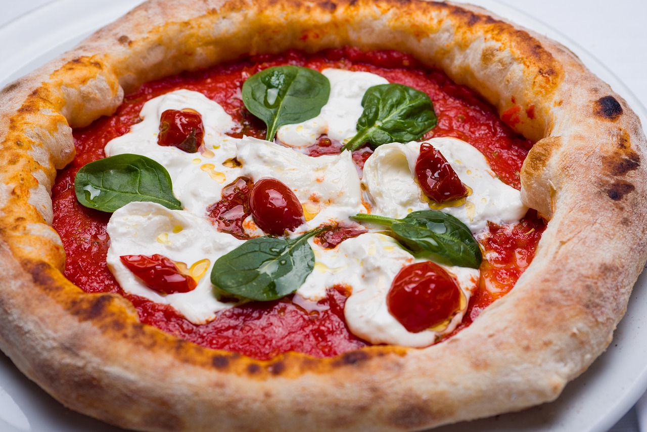 Domowe Pizzowanie: Najlepsze Przepisy na Pizzę, Które Zadziwią Twoje Podniebienie!